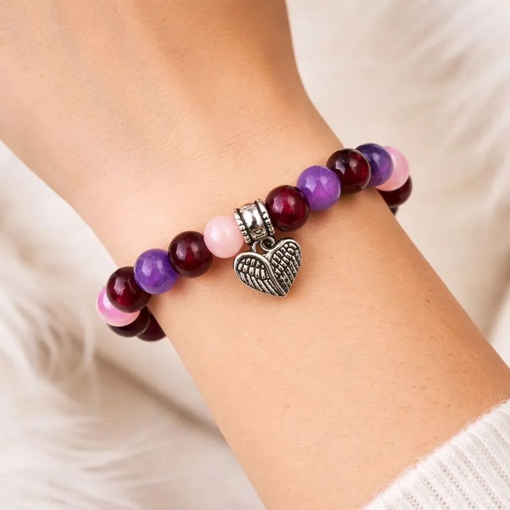 Bracelet anti-dépression porté au poignet – Quartz rose Améthyste Grenat