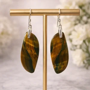 Boucles d’oreille œil de tigre suspendues sur support doré – argent 925