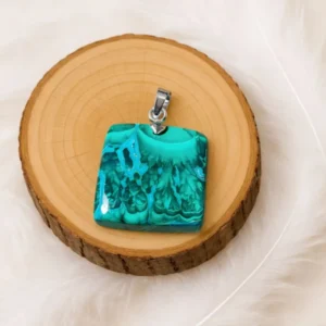 Pendentif Malachite Chrysocolle carré 25x25 mm sur rondin de bois