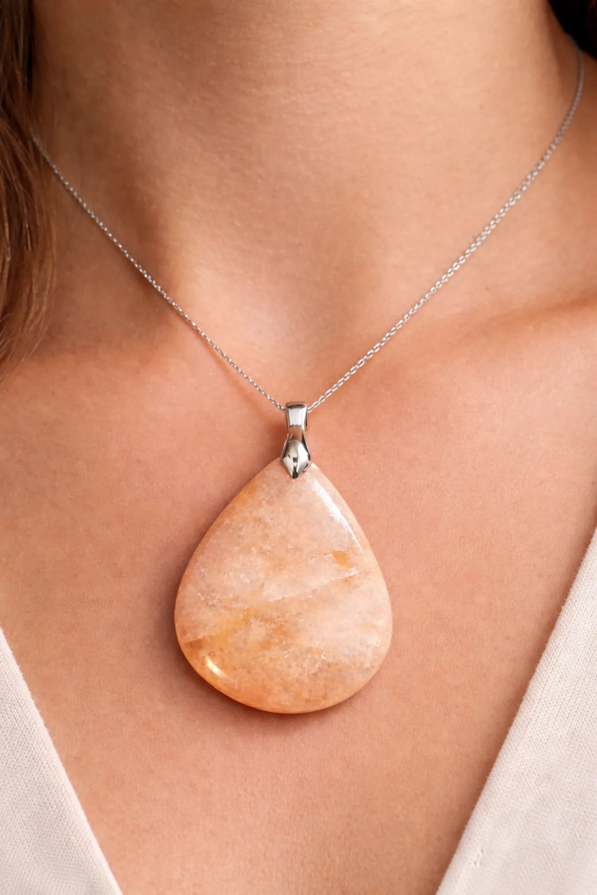 Pendentif morganite porté au cou – pierre naturelle 45x35 mm bélière argent