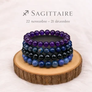 Collection de quatre bracelets Sagittaire en pierres naturelles bleues, violettes et noires sur rondin