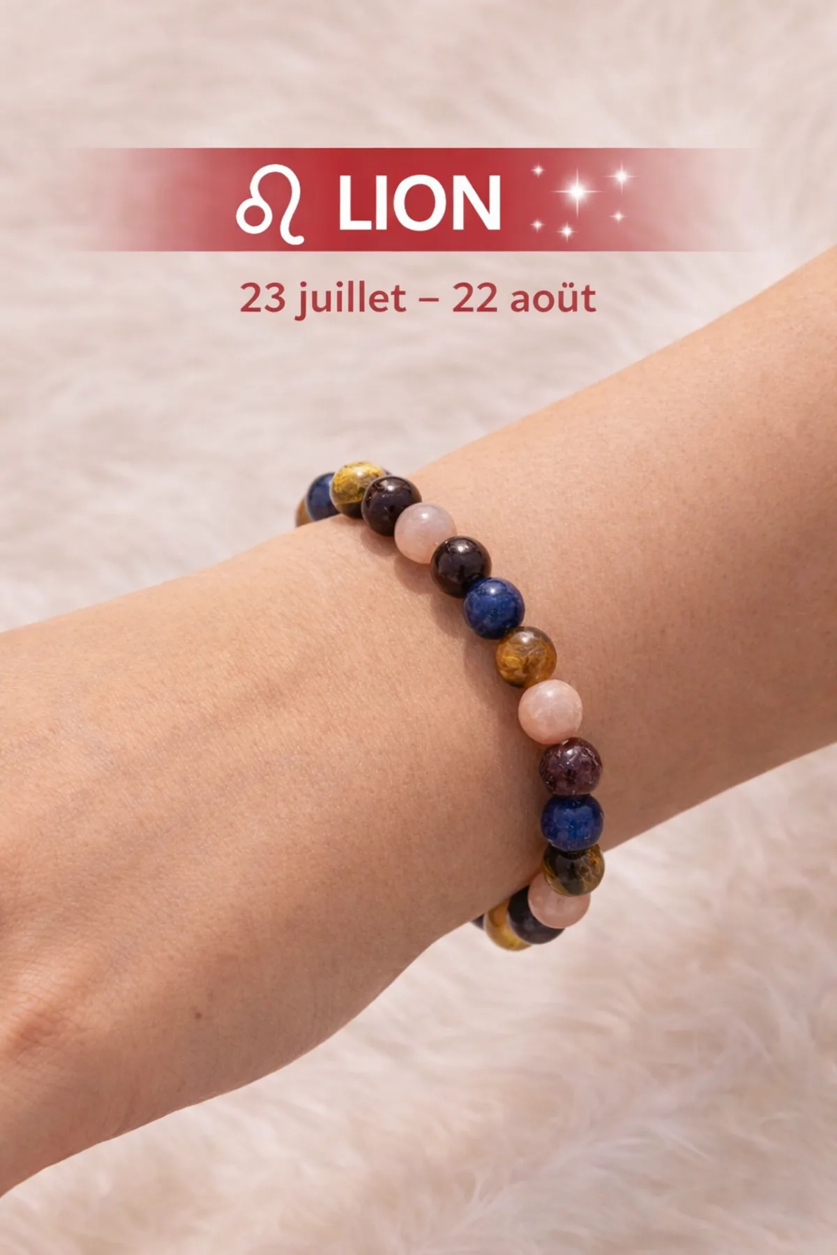 Bracelet Lion en pierres naturelles porté au poignet, avec la date 23 juillet – 22 août