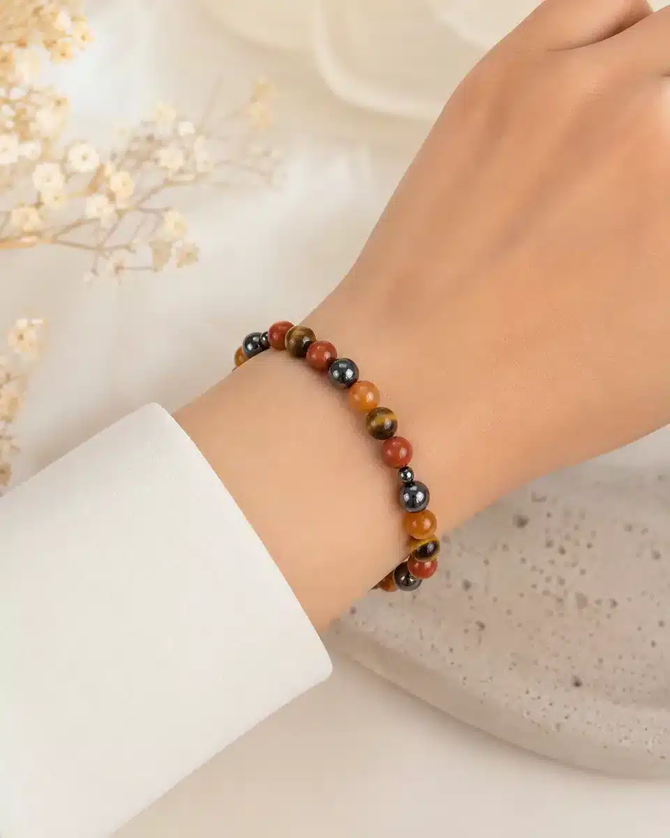 bracelet pierres pour le sport porté au poignet